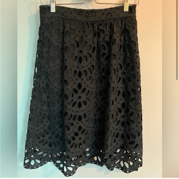 Ann Taylor - lace skirt - Picture 1 of 2